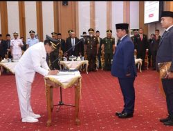 Bupati Kolaka Timur dan Pj Bupati Bombana Dilantik PJ Gubernur Sultra