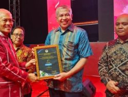 *Dirut Utama PT Ifishdeco Tbk Meraih  Penghargaan Dari Kementerian Lingkungan Hidup Kategori Biru*