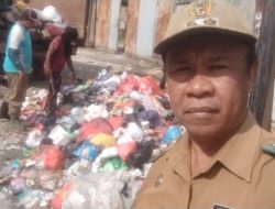 Tangani Sampah Bertumpuk, Lurah Anggilowu Tangani Sampah Yang Bertumpuk